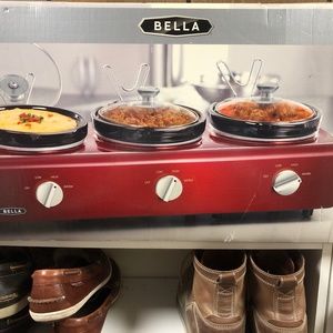 Holidays are coming!!! Triple pot slow cooker/buffet server